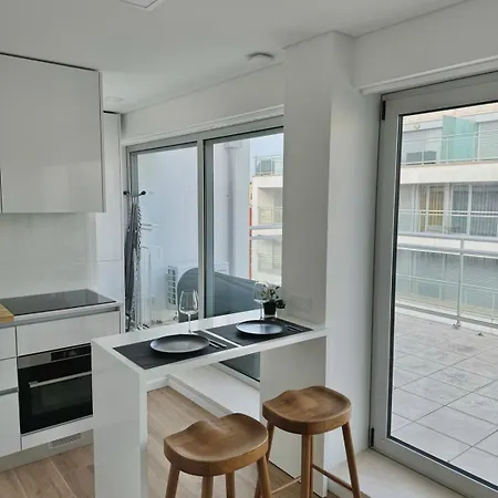 With Huge Rooftopterrace - Free Parking Lejlighed *