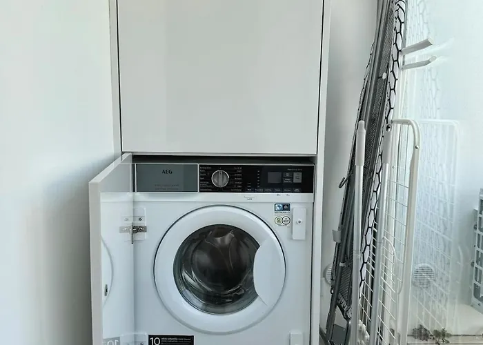 Διαμέρισμα With Huge Rooftopterrace - Free Parking