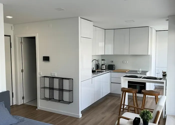 With Huge Rooftopterrace - Free Parking Διαμέρισμα