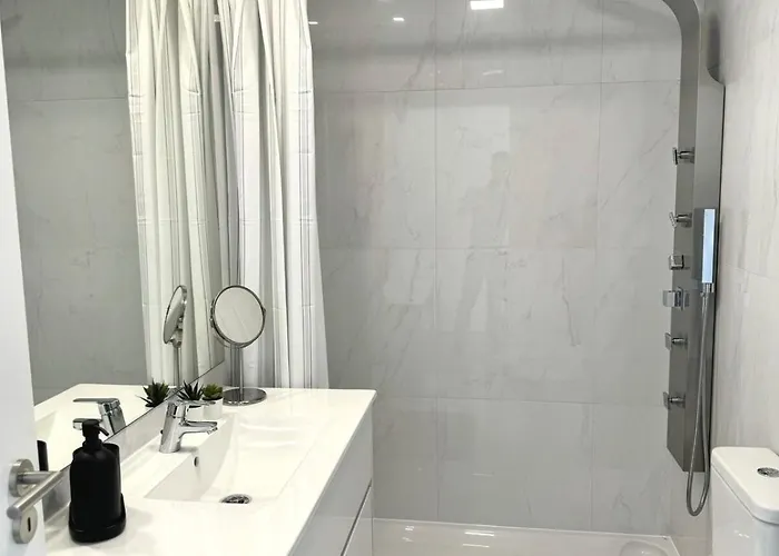 With Huge Rooftopterrace - Free Parking アパート フィゲイラ・ダ・フォズ